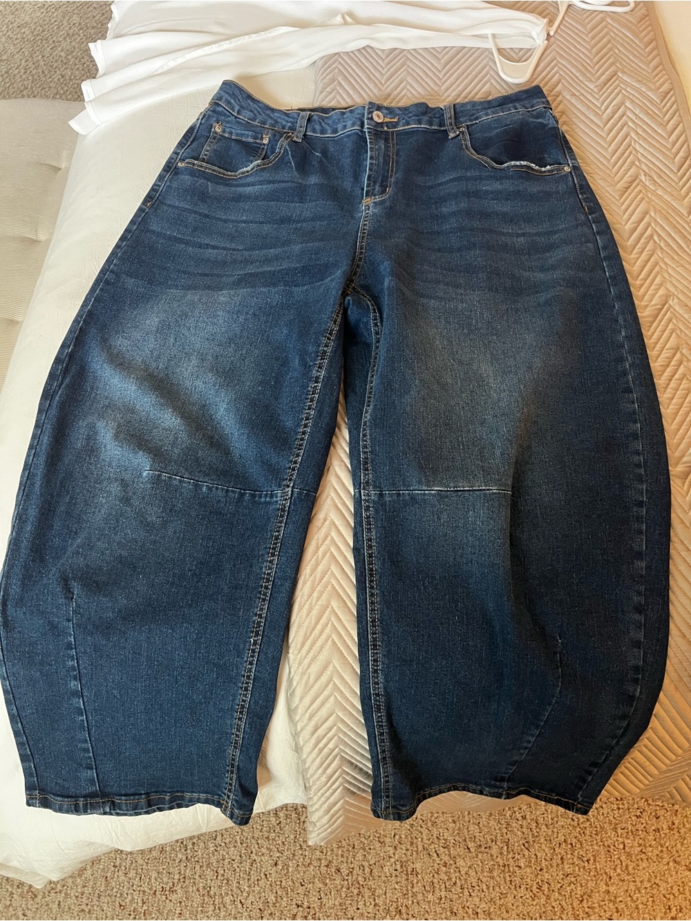 Relaxed Wide-Leg Dark Indigo Jeans for Women